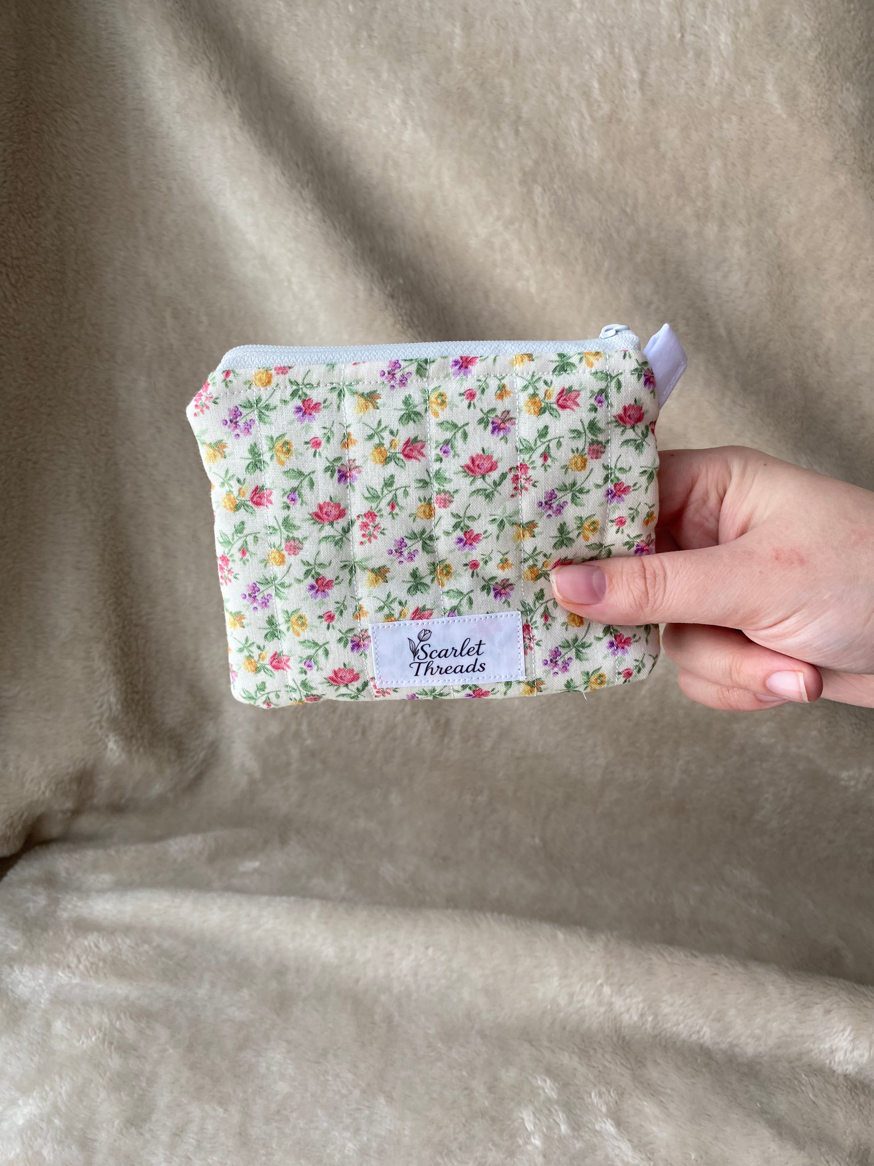 Keychain Wallet - Cottage Blossoms