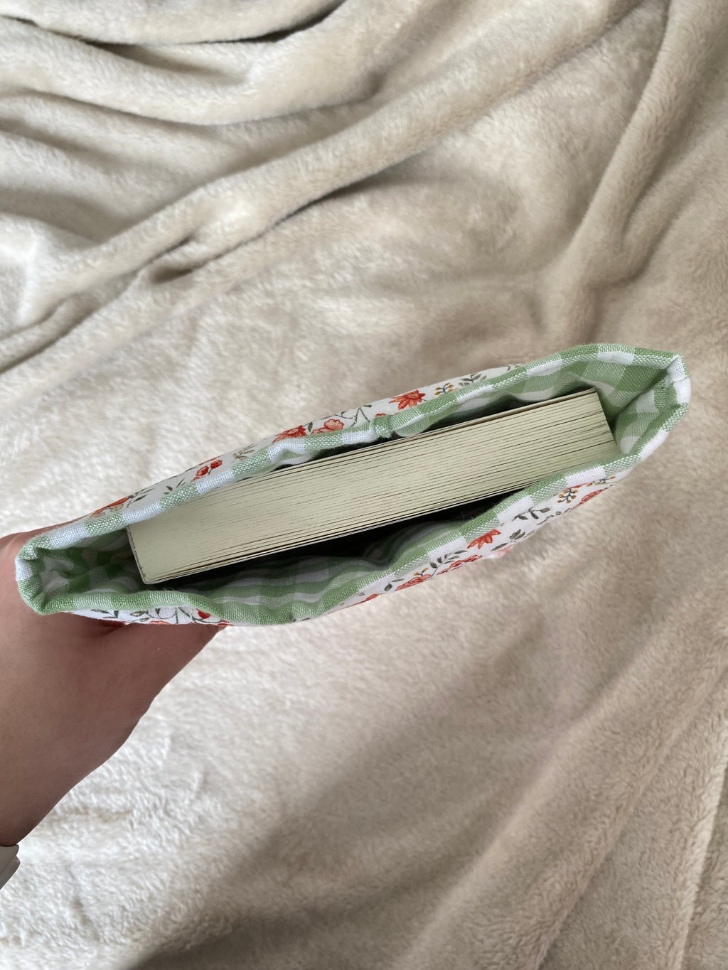 Book/E-reader Sleeve - Fresh Garden