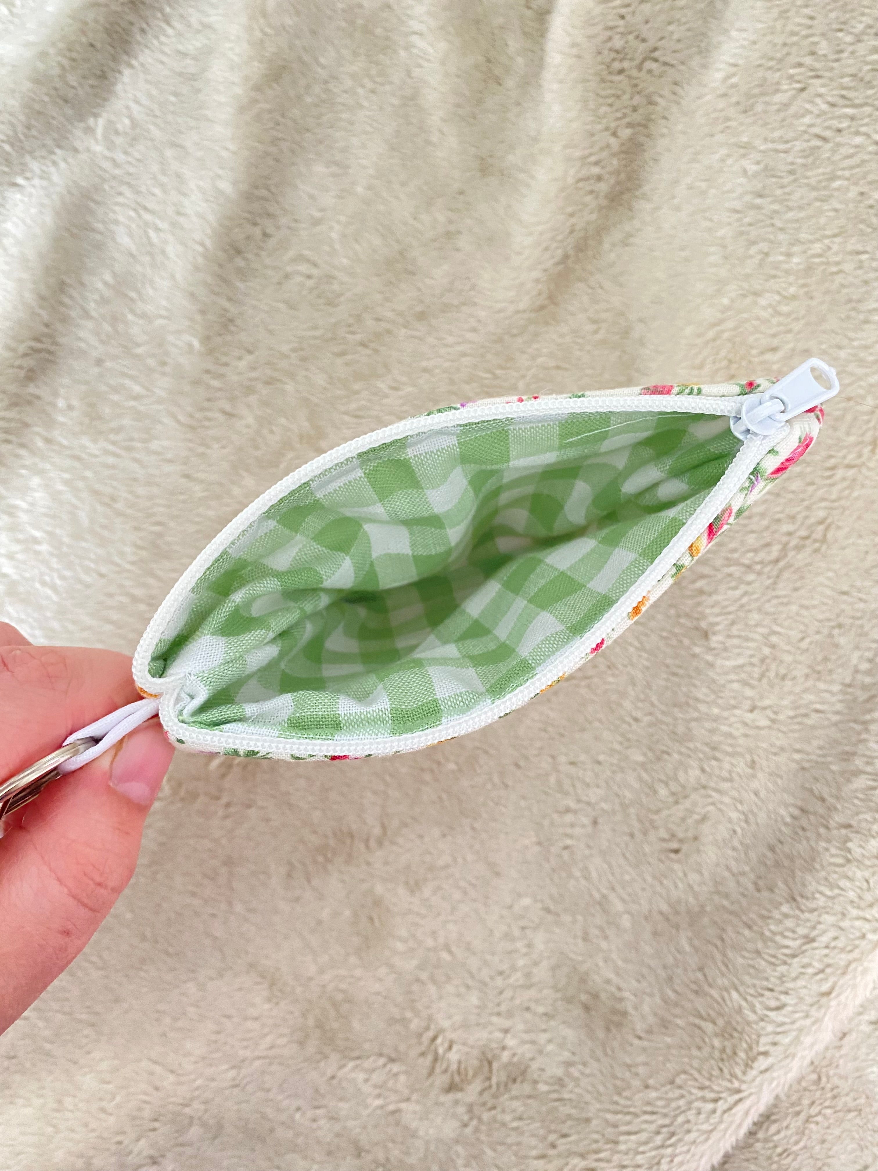 Keychain Wallet - Cottage Blossoms