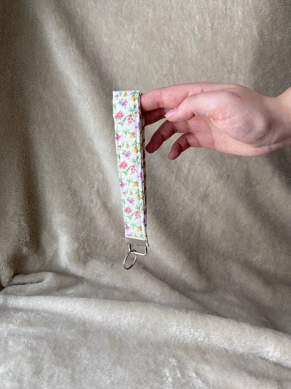 Wristlet - Cottage Blossoms