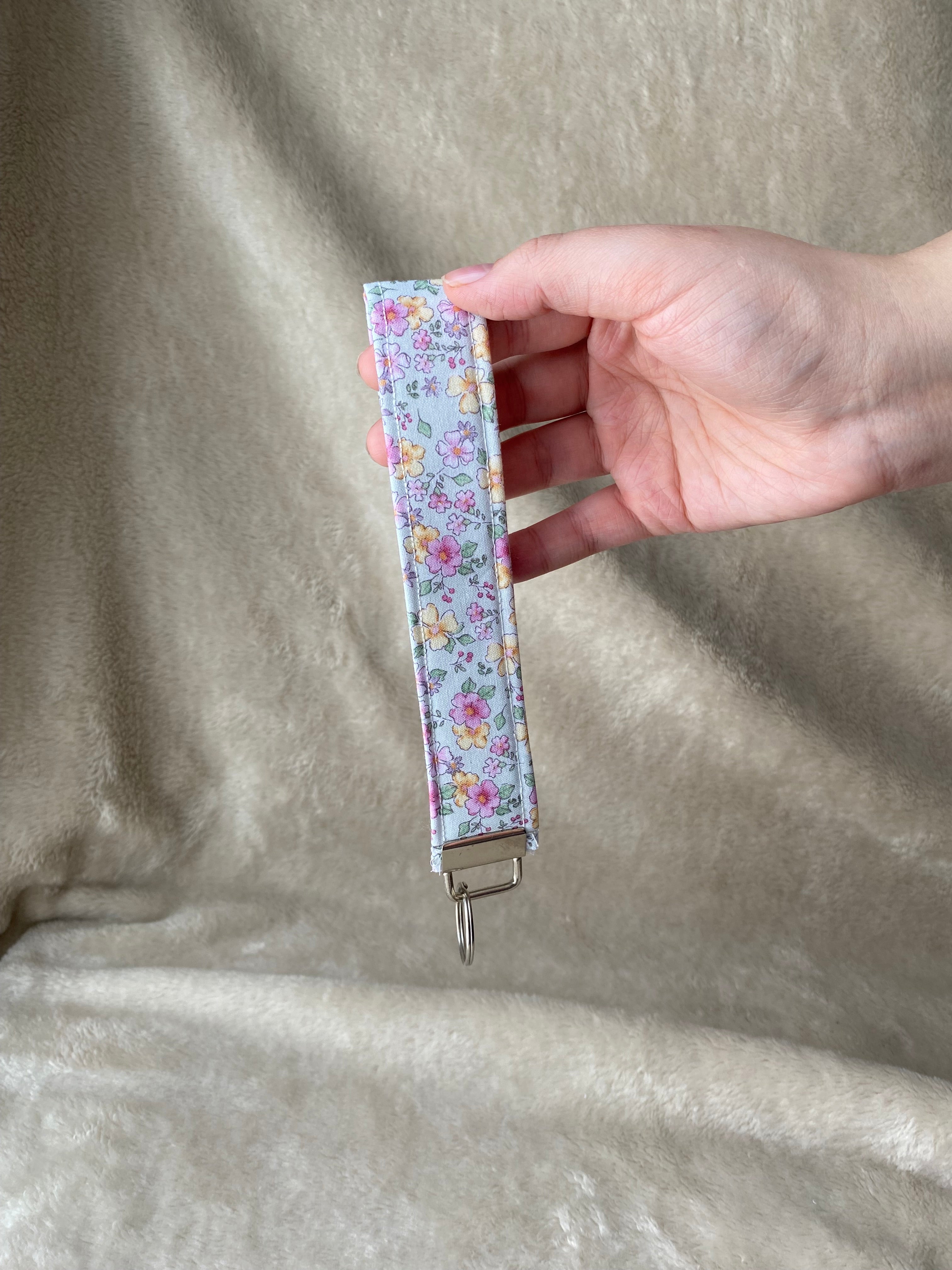 Wristlet - Pretty Peonies