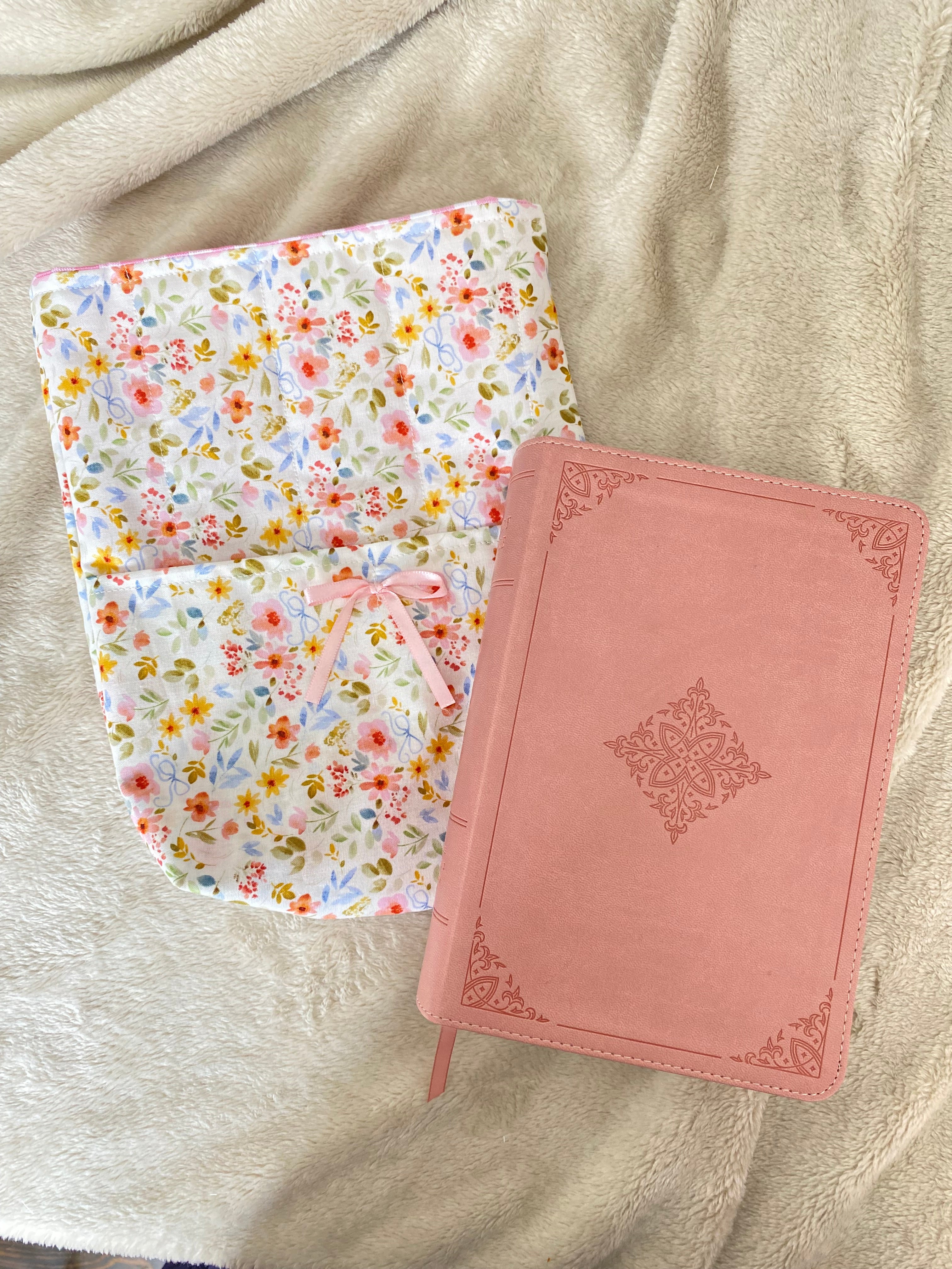 Bible Sleeve - Golden Spring
