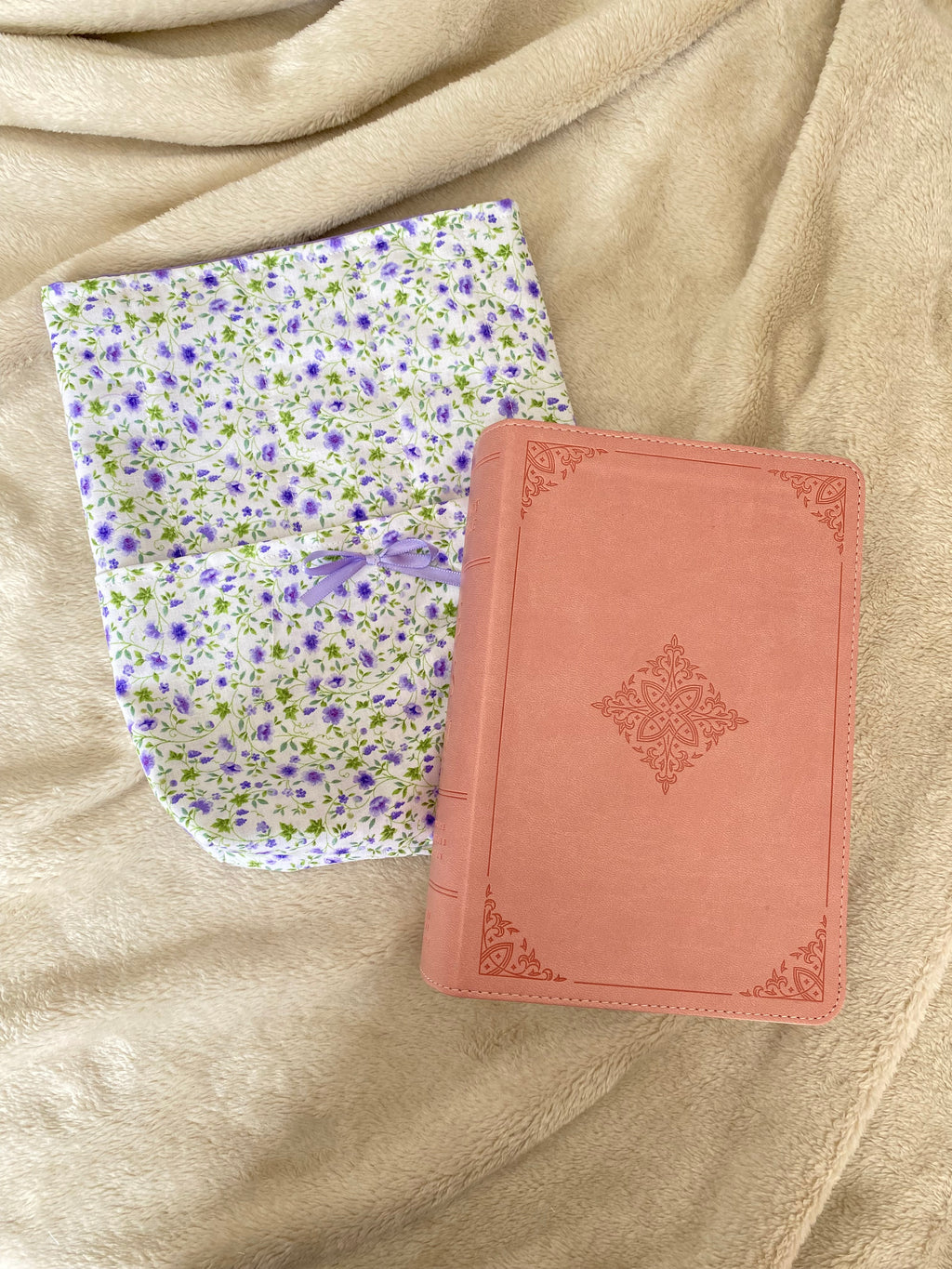 Bible Sleeve - Lavender Vine