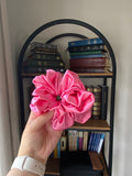 Scrunchie - Hot Pink