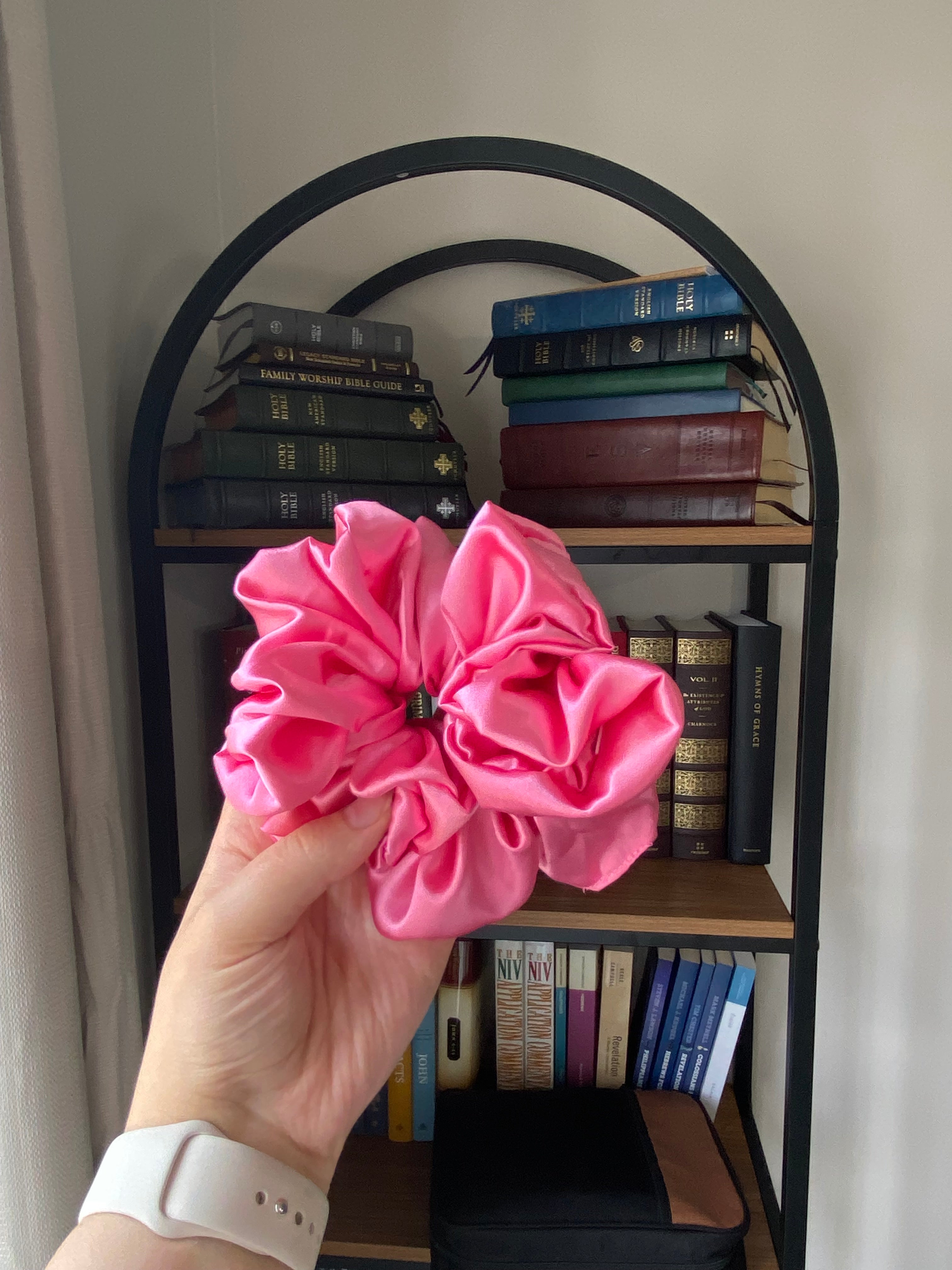 Scrunchie - Hot Pink