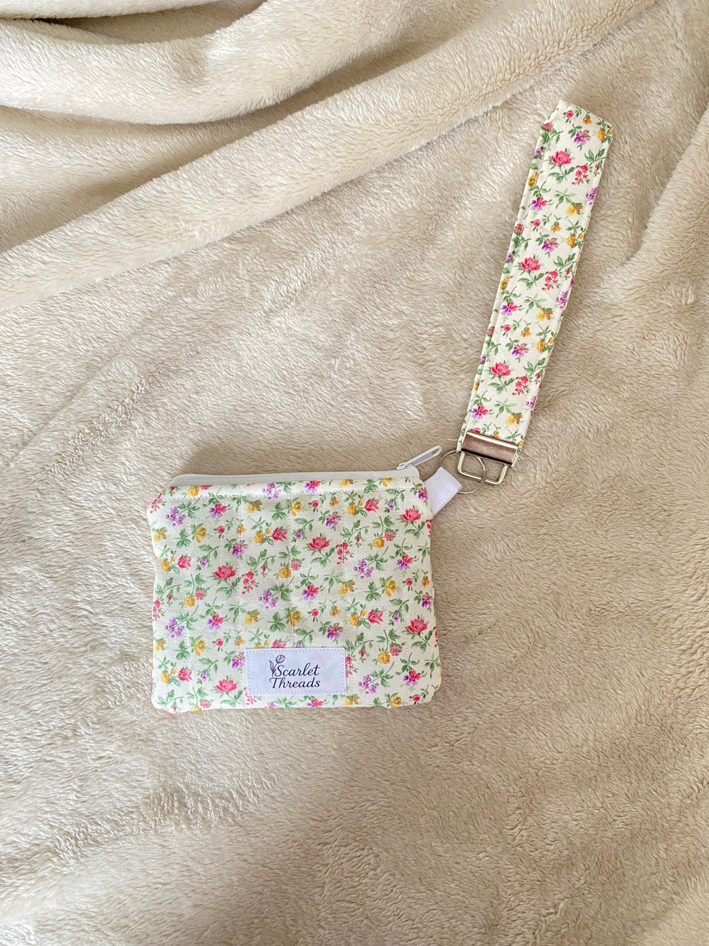 Keychain Wallet - Cottage Blossoms