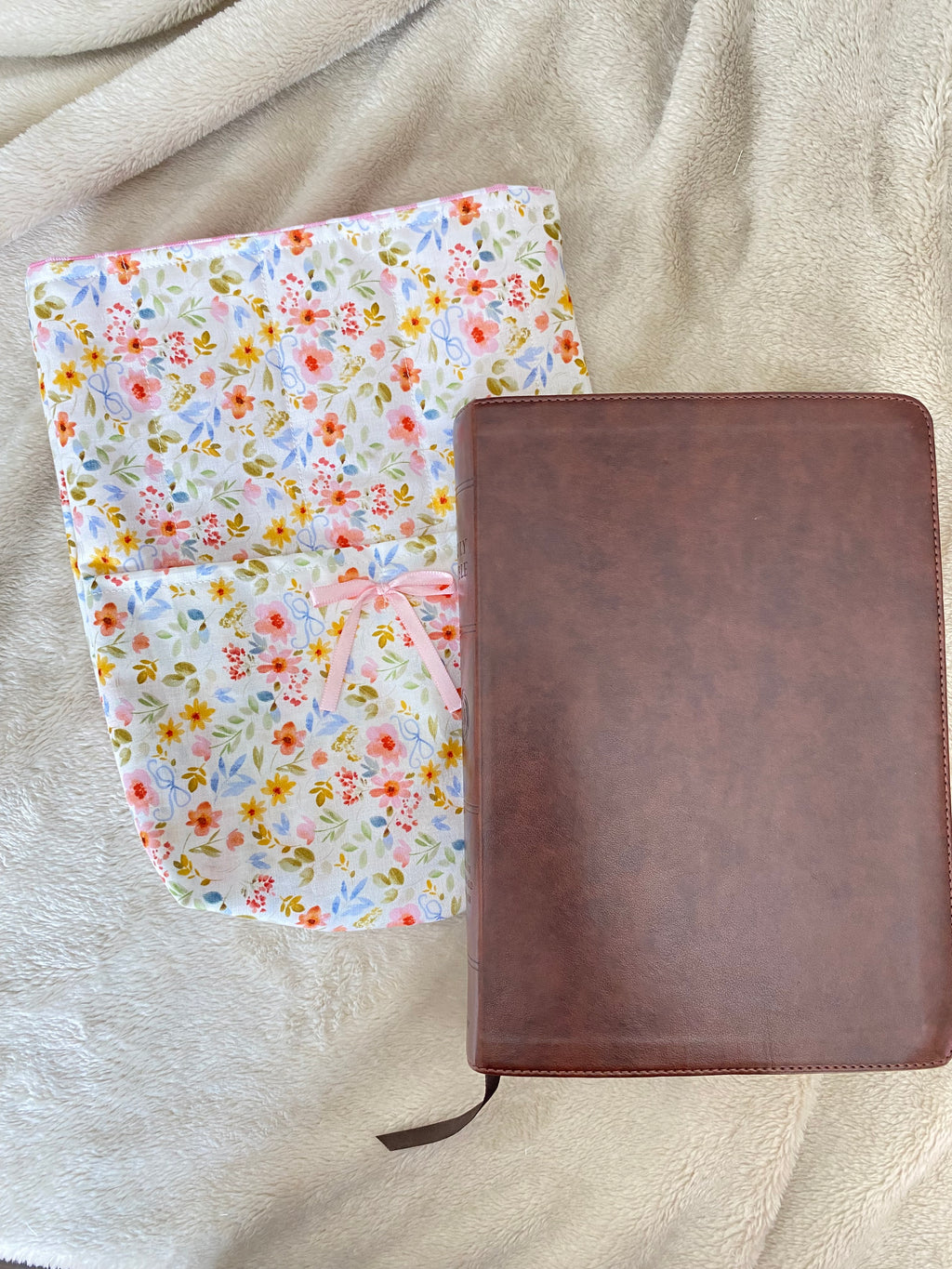 Bible Sleeve - Golden Spring