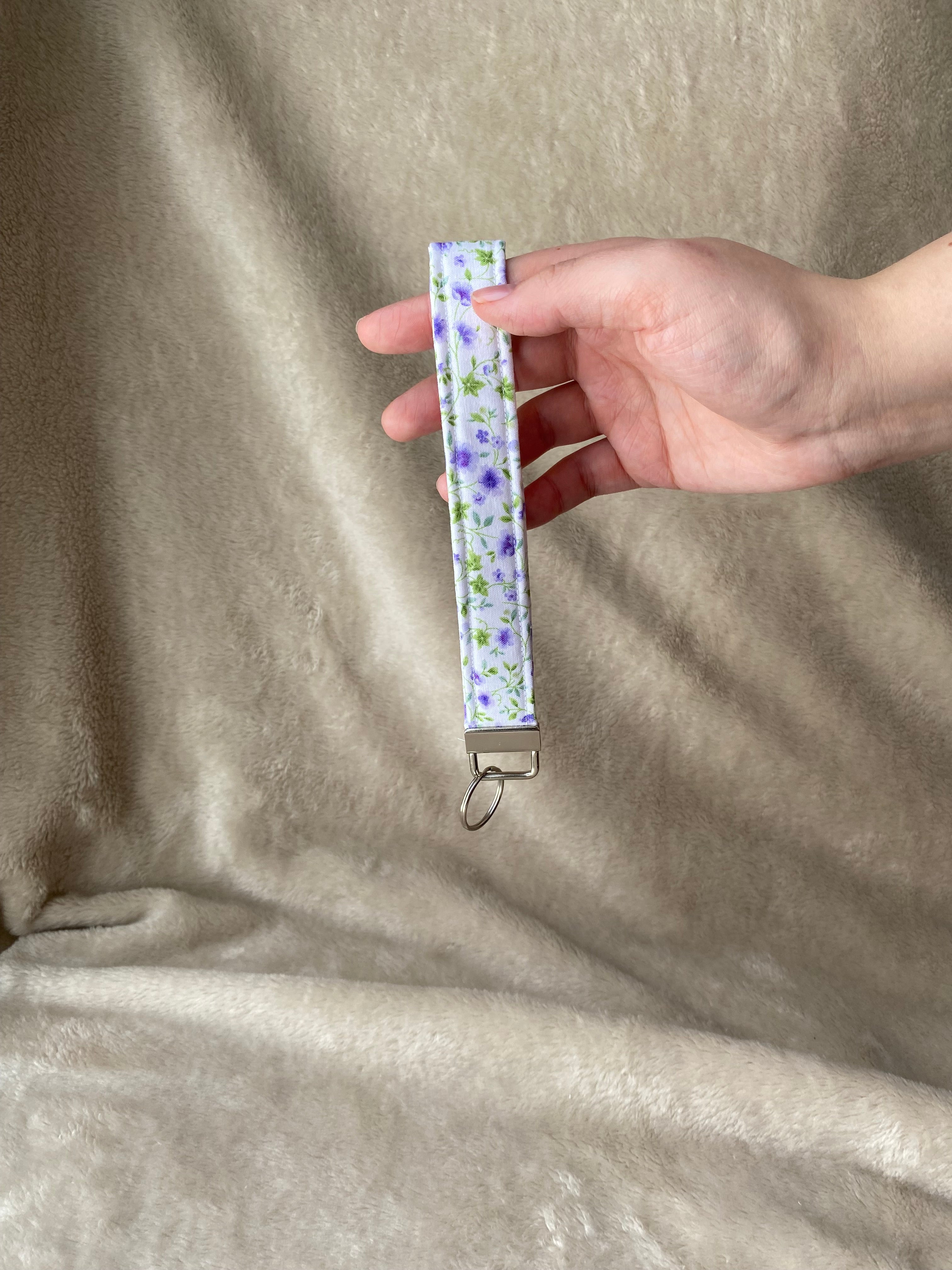 Wristlet - Lavender Vine