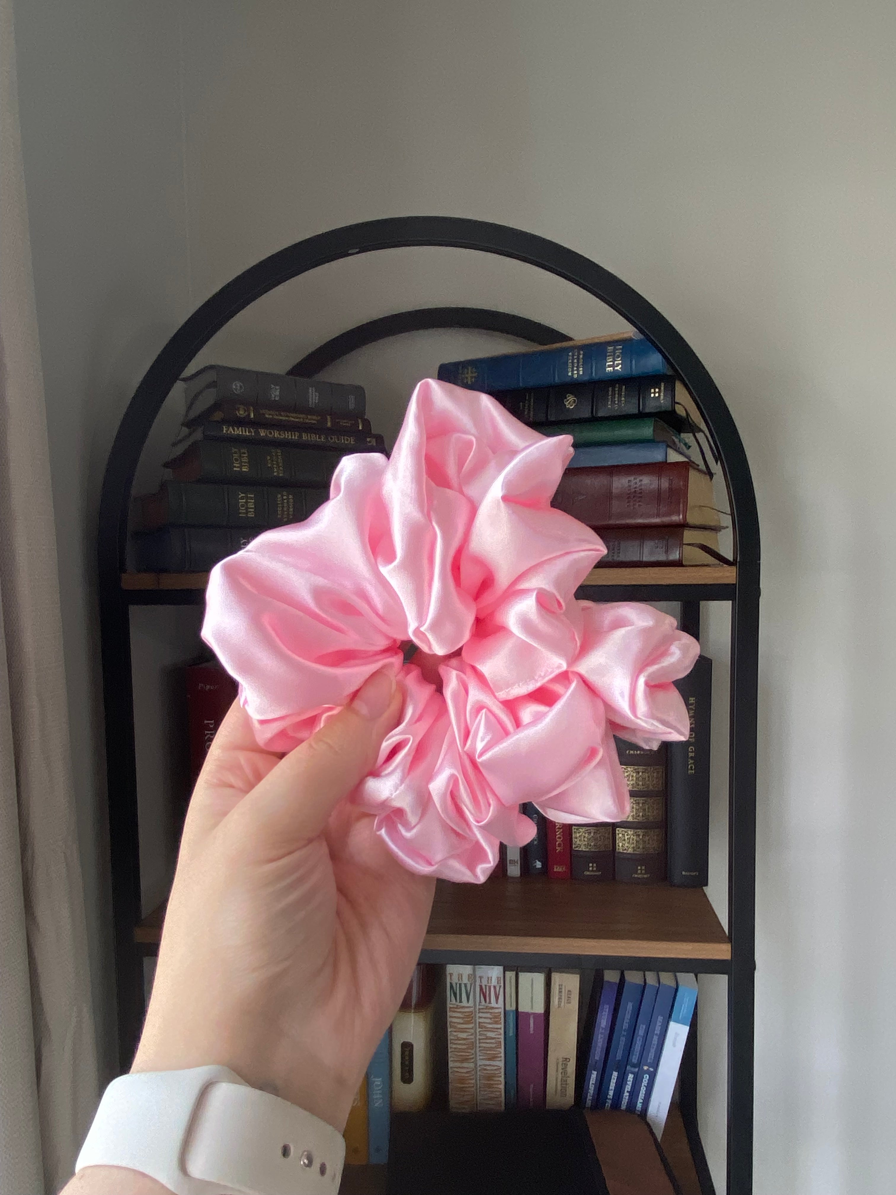 Scrunchie - Baby Pink