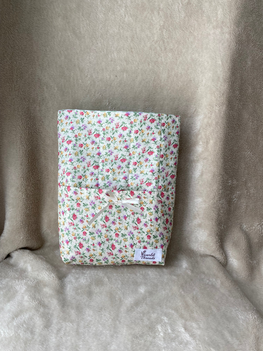 Bible Sleeve - Cottage Blossoms