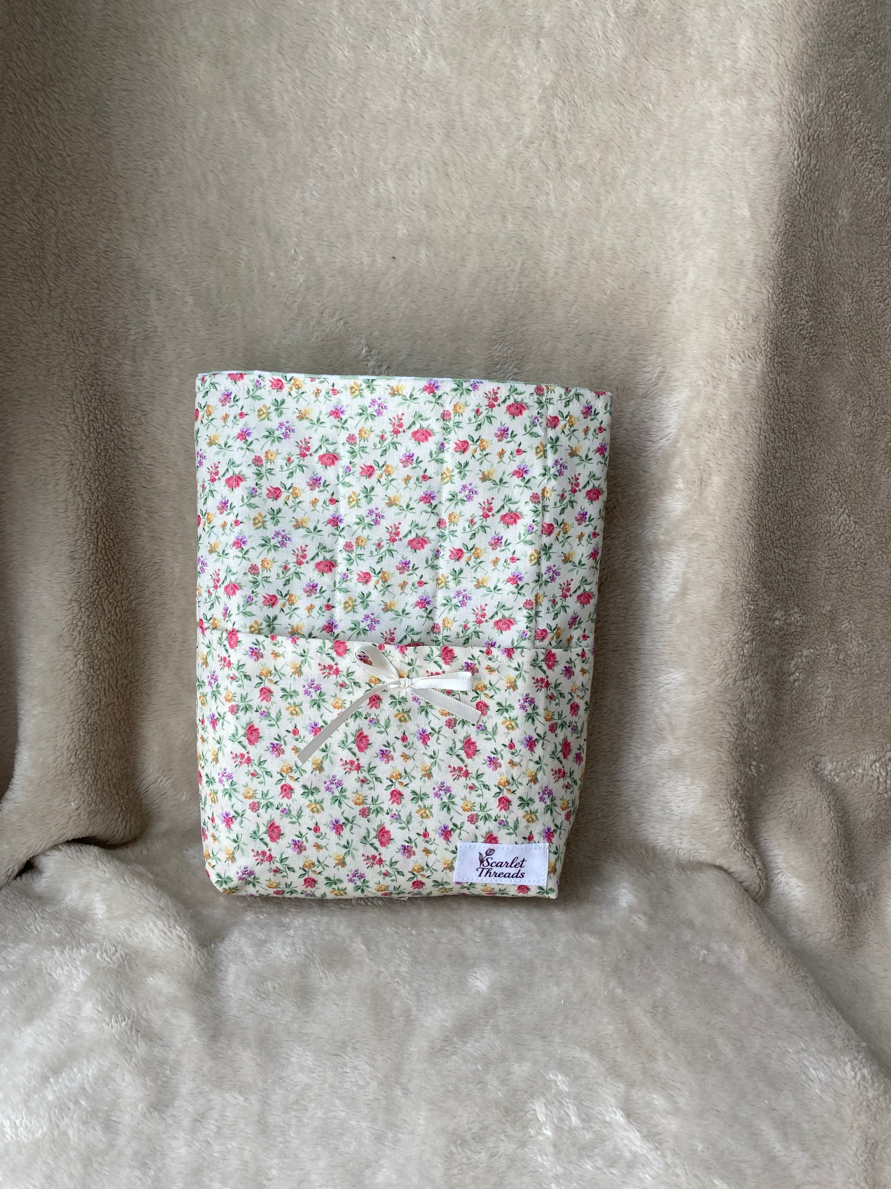 Bible Sleeve - Cottage Blossoms